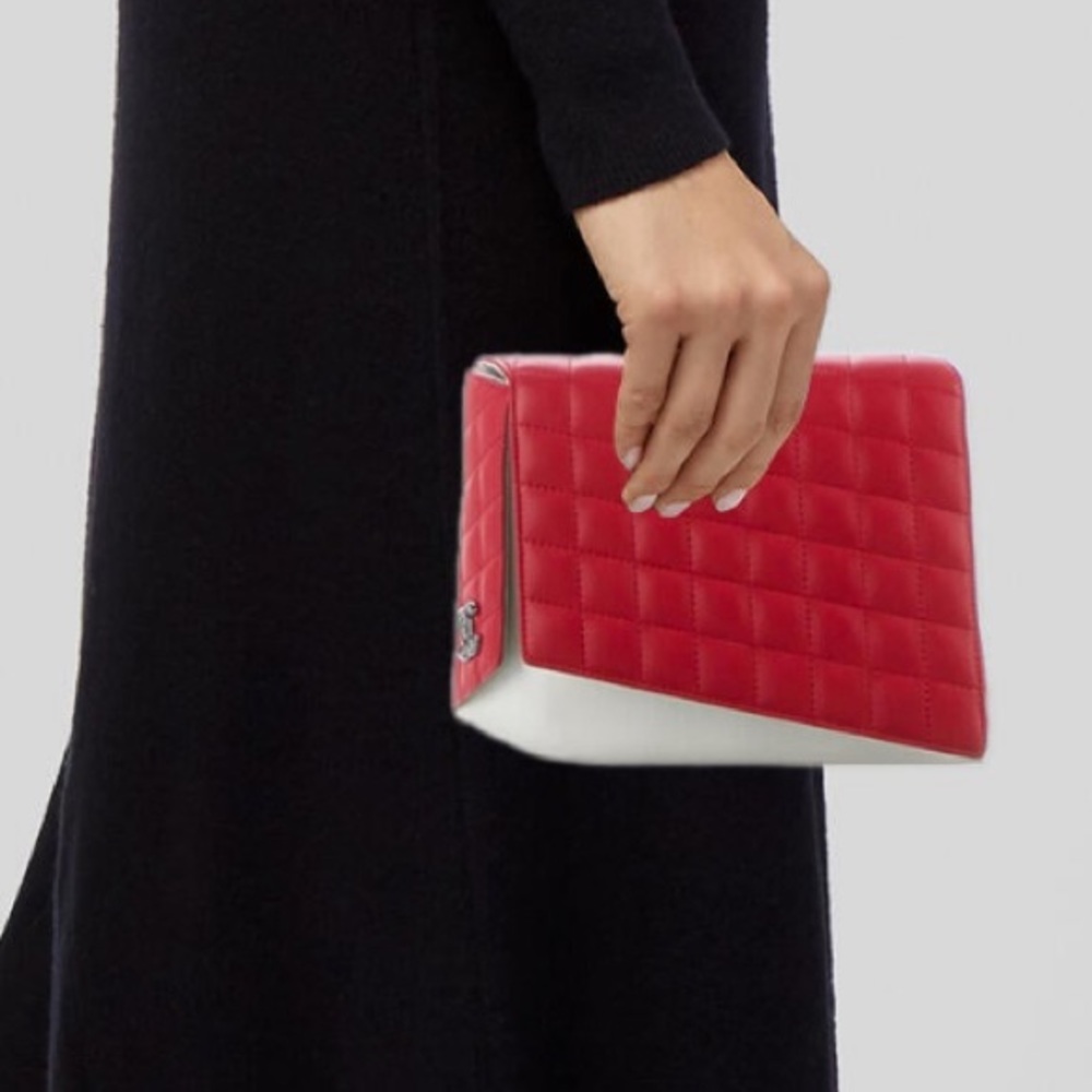 Chanel fresh air clutch